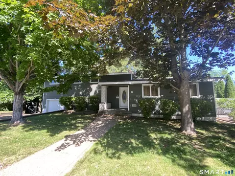 8 Commodore St, Norwich, CT 06360