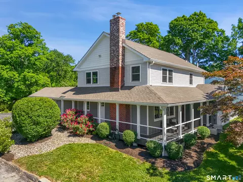 516 Stillwater Rd, Stamford, CT 06902