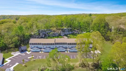 1154 Poquonnock Rd #11, Groton, CT 06340