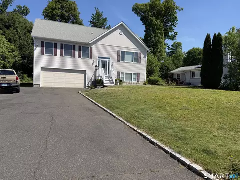 7 Mist Hill Dr, Brookfield, CT 06804