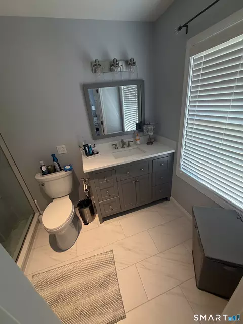 Bath - 7 Mist Hill Dr, Brookfield, CT 06804 photo 3 of 3