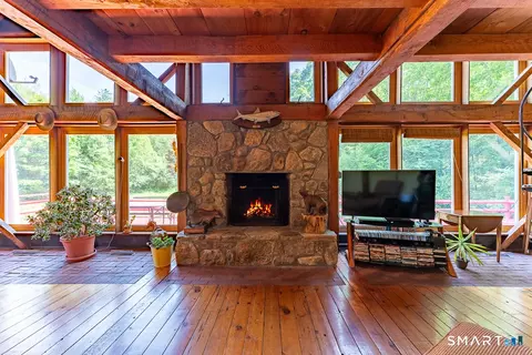 71 Mystic Rd, North Stonington, CT 06359