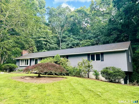 10 Glenwood Ter, Cromwell, CT 06416