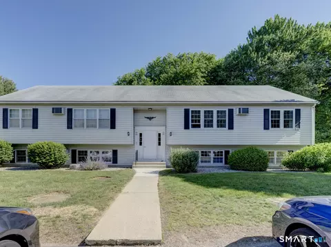 84 Founders Vlg #84, Clinton, CT 06413