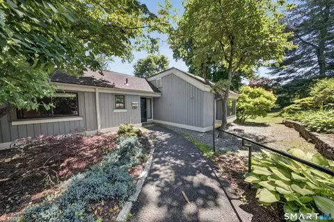 289 Heritage Vlg #E, Southbury, CT 06488