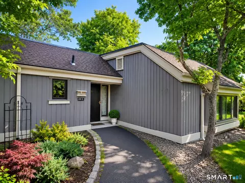 289 Heritage Vlg #E, Southbury, CT 06488