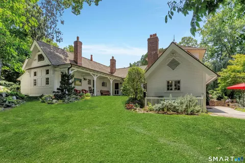 45 Spectacle Ln, Wilton, CT 06897