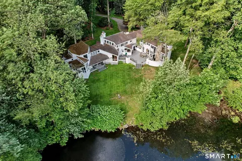 9 Morehouse Ln, Norwalk, CT 06850