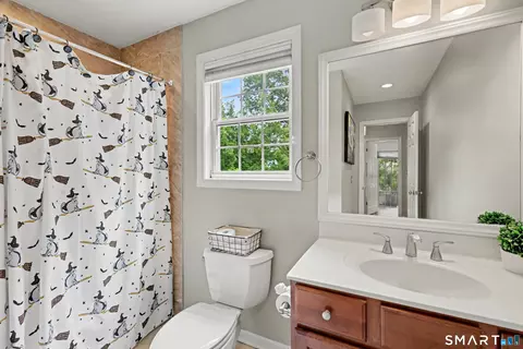 Bath - 67 Summit St, Derby, CT 06418 photo 4 of 7