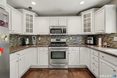 Kitchen - 67 Summit St, Derby, CT 06418 photo 4 of 4