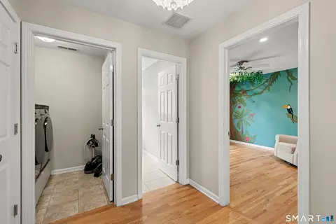 Entry Way - 67 Summit St, Derby, CT 06418 photo 4 of 4