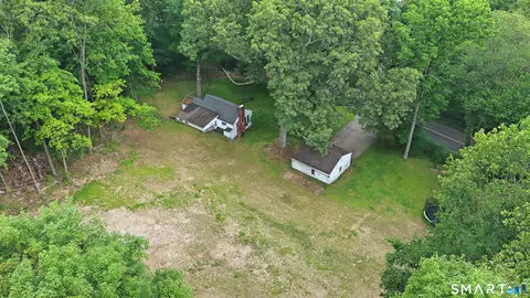 Exterior - 277 Spring Hill Rd, Monroe, CT 06468 photo 4 of 5