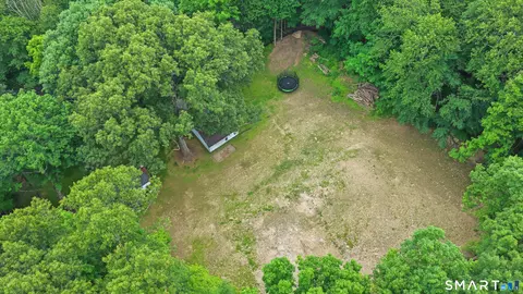 Exterior - 277 Spring Hill Rd, Monroe, CT 06468 photo 5 of 5