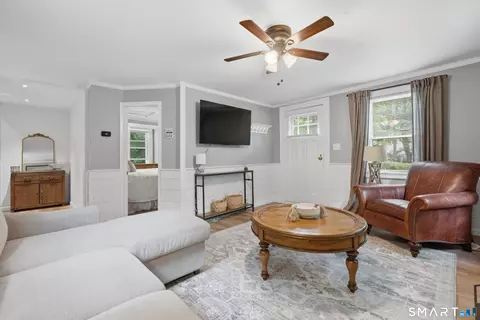 Living - 277 Spring Hill Rd, Monroe, CT 06468 photo 4 of 5
