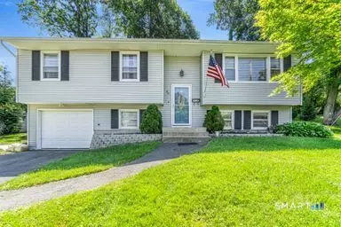 40 Bayberry Dr, Wallingford, CT 06492