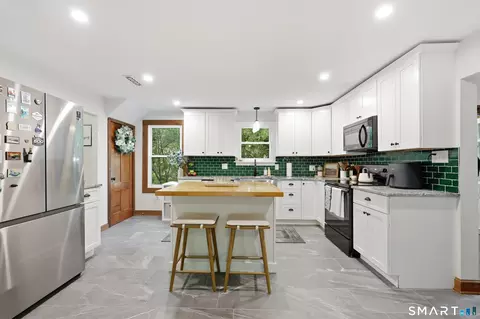 Kitchen - 75 Main St, Rockfall, CT 06481 photo 2 of 4