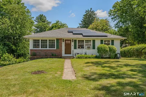 40 Porach Rd, Uncasville, CT 06382