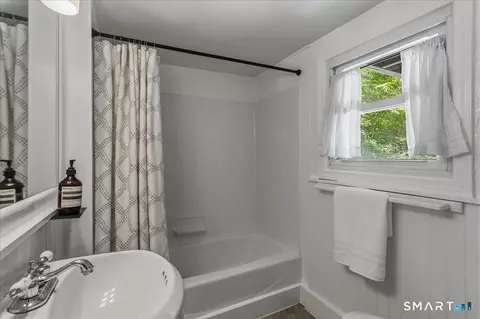 Bath - 188 Bacon Rd, Roxbury, CT 06783 photo 1 of 1