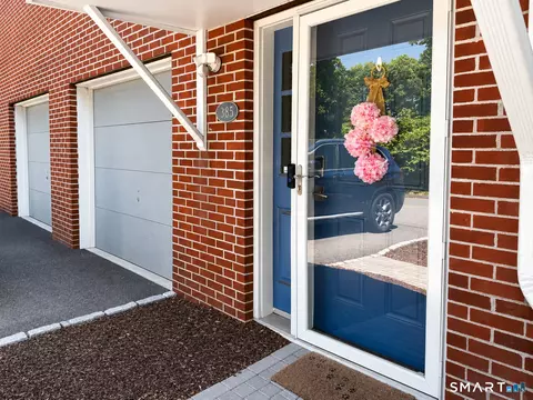 385 Unquowa Rd #385, Fairfield, CT 06824