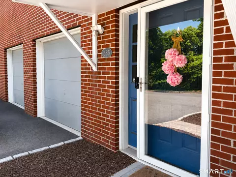 385 Unquowa Rd #385, Fairfield, CT 06824