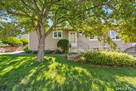 342 Songbird Ln #342, Southington, CT 06489