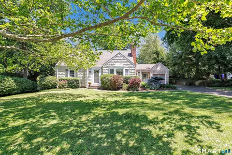 42 Bayberry Rd, Fairfield, CT 06825