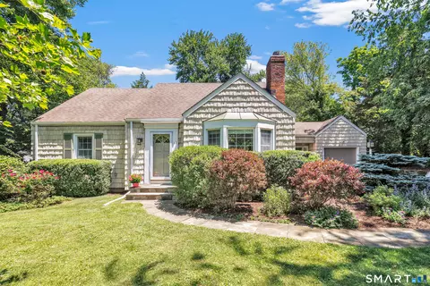 42 Bayberry Rd, Fairfield, CT 06825