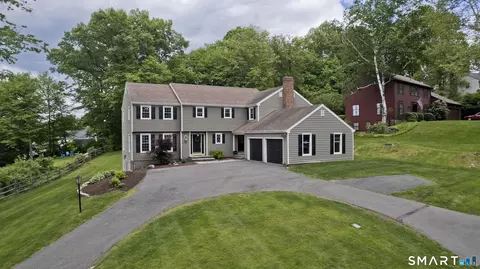 145 Beacon Hill Dr, West Hartford, CT 06117