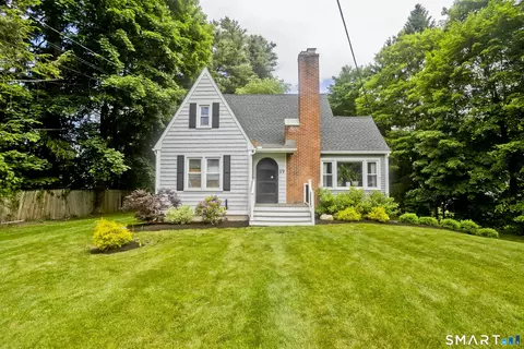 39 Highland Ave, Broad Brook, CT 06016