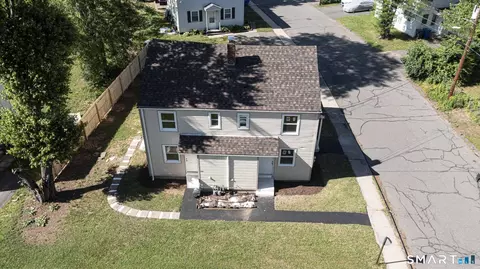 163-165 Woodlawn Cir, East Hartford, CT 06108