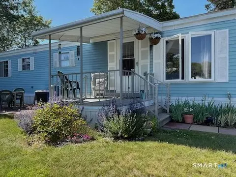 10 Chestnut Dr, Westbrook, CT 06498