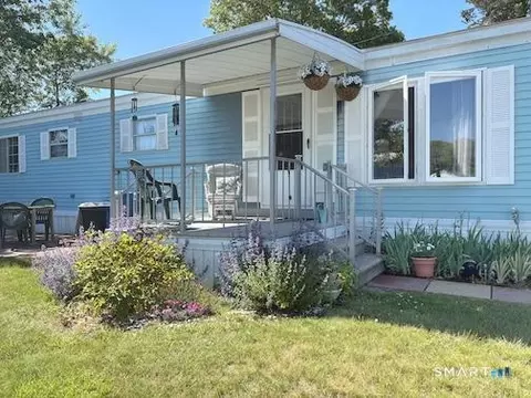 10 Chestnut Dr, Westbrook, CT 06498