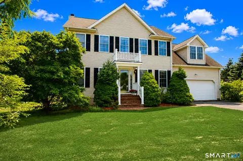 4 Meadow Rd, Newtown, CT 06470