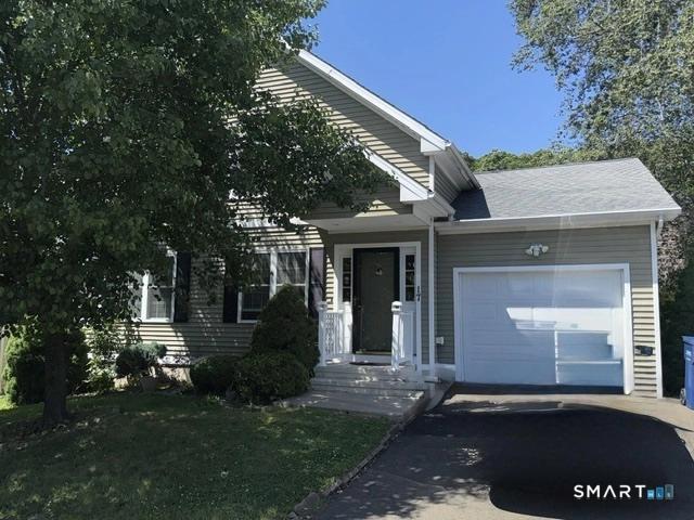 17 Mourning Dove Cir #17, New Haven, CT 06513