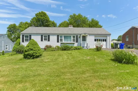 120 Mapleside Dr, Wethersfield, CT 06109