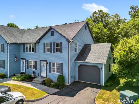 Exterior - 17 Mallard Ct #17, Wallingford, CT 06492 photo 2 of 7