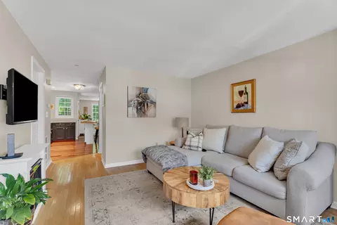 Living - 17 Mallard Ct #17, Wallingford, CT 06492 photo 1 of 5