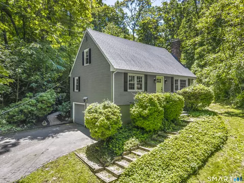 120 Wilderwood Dr, Guilford, CT 06437