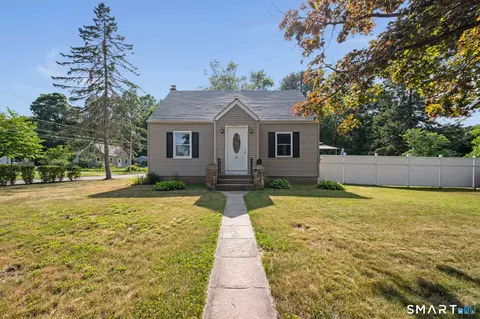 25 Douglas Dr, Meriden, CT 06451