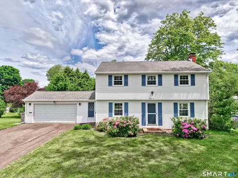 32 Loveland Ln, Bristol, CT 06010