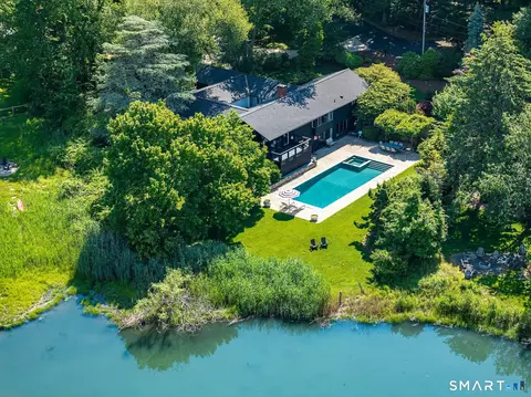 2 Point Rd, Norwalk, CT 06854