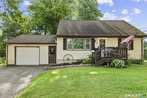 40 Elmira Ave, Torrington, CT 06790