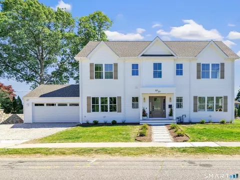 39 Commodore Pl, Milford, CT 06460