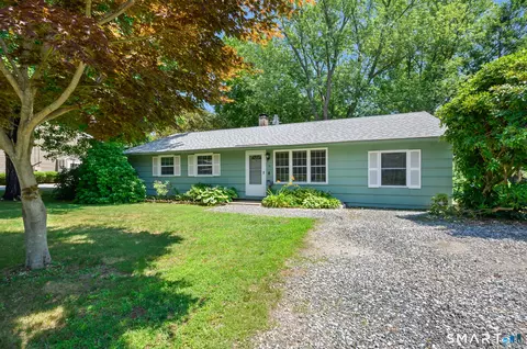 51 Lynn St, Colchester, CT 06415