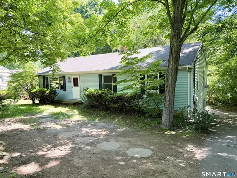 77 Evergreen Ave, Hamden, CT 06518