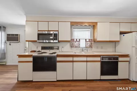 Kitchen - 60 Gilbert Ave, Hamden, CT 06514 photo 2 of 3