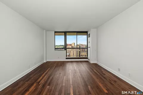 25 Forest St #14D, Stamford, CT 06901