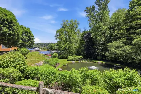 16 Hayestown Rd #A101, Danbury, CT 06811