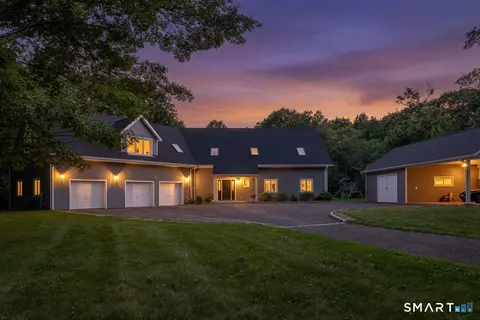 28 Drewbarrie Ln, Easton, CT 06612