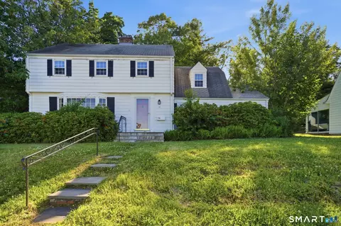 11 Paxton Rd, West Hartford, CT 06107
